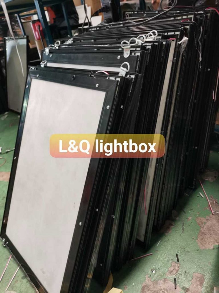 hộp đèn lightbox tranh điện gửi khách hàng tết 2021 6