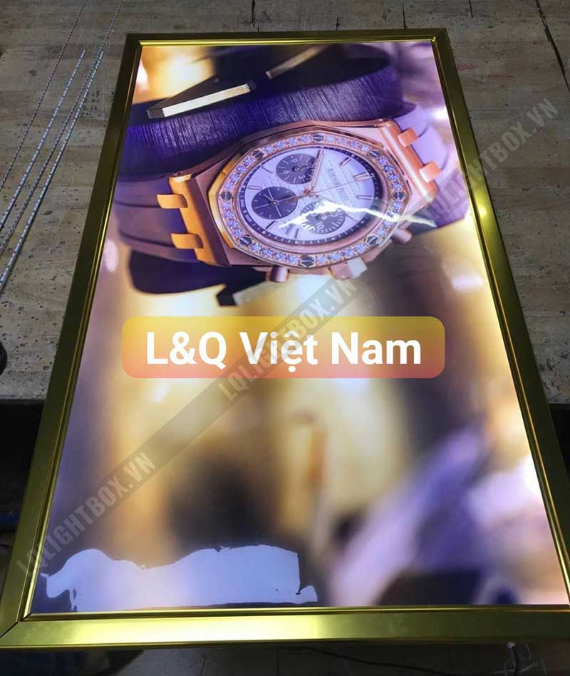 hộp đèn quảng cáo đồng hồ cao cấp sang trọng